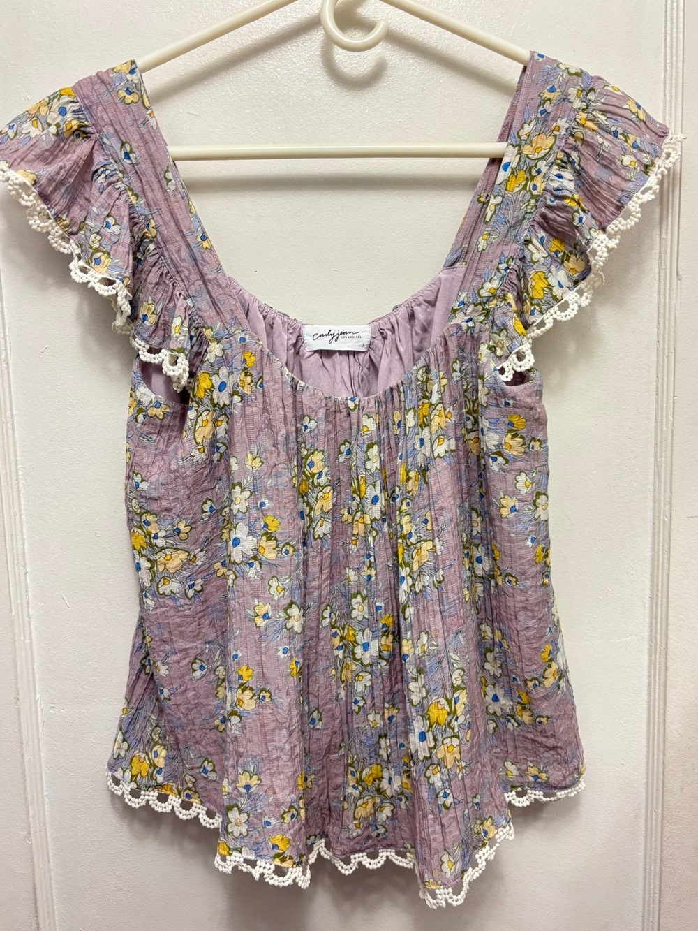 Carly Jean Los Angeles Floral Lavender Short Sleeve Top Crochet Hem